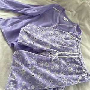 🌸 Liz Wear pajamas | Medium | Purple fleece